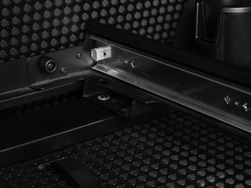 FRONT RUNNER Land Rover New Defender 110 (L663) Cargo Slide - SSST005