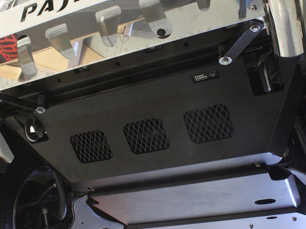 FRONT RUNNER Mitsubishi Pajero Bk Lwb Gearbox Guard - SGMP002