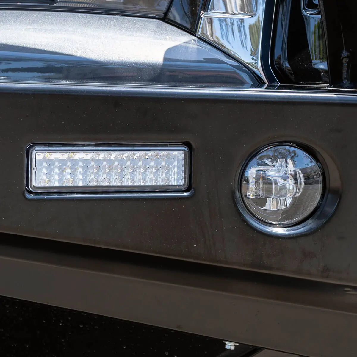 TJM OUTBACK BULL BAR BLACK STEEL FOR TOYOTA HILUX 8TH GEN 08/18-07/20 EXTRA / (IN STORE PICK-UP ONLY)