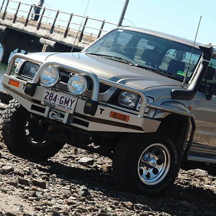 TJM BULL BAR T15 BLACK STEEL FOR TOYOTA HILUX 6TH GEN 11/01-03/05(IN STORE PICK UP ONLY)