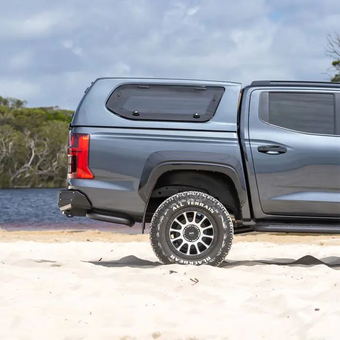 TJM REAR PROTECTION STEP TOWBAR BLACK STEEL FOR MITSUBISHI TRITON MV 03/24-ON 081STRBA50T