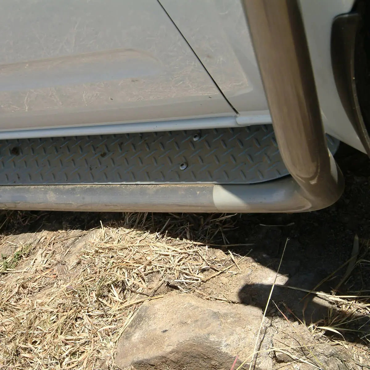 TJM Side Bars & Steps Steel Sat Black 50Mm For NAVARA D40 11/05-01/10 Spanish Built - 780SB4SS10L