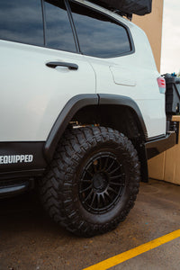 WOLVERINE LAND CRUISER 300 SERIES GR FLARE KIT WITH MUDFLAPS (FULL-SET) - WF300GRMF