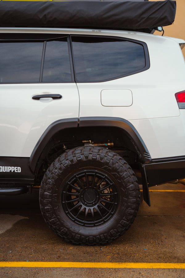 WOLVERINE LAND CRUISER 300 SERIES GR FLARE KIT WITH MUDFLAPS (FULL-SET) - WF300GRMF
