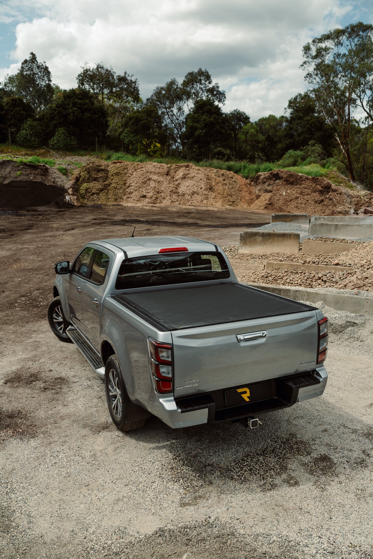 RealTruck BAK Revolver X4s - Isuzu DMax 2020+ Tonneau Cover 80118