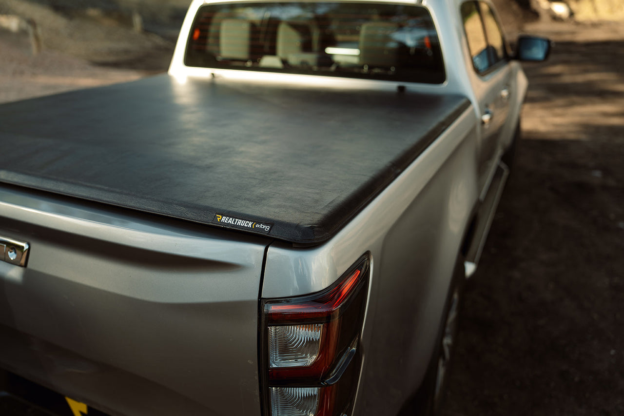 RealTruck Extang Trifecta 2.0 - Toyota Hilux 2015-2025 Tonneau Cover 92640