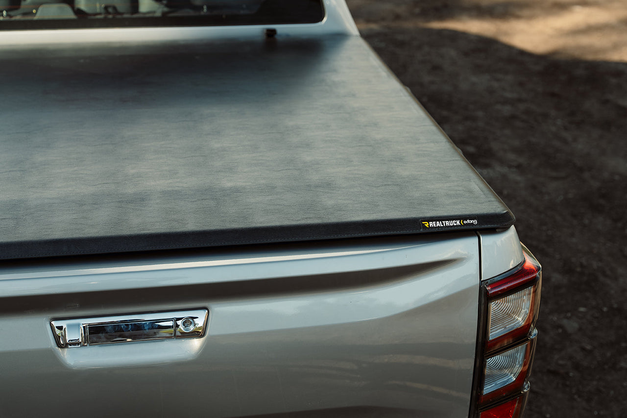 RealTruck Extang Trifecta 2.0 - Toyota Hilux 2015-2025 Tonneau Cover 92640