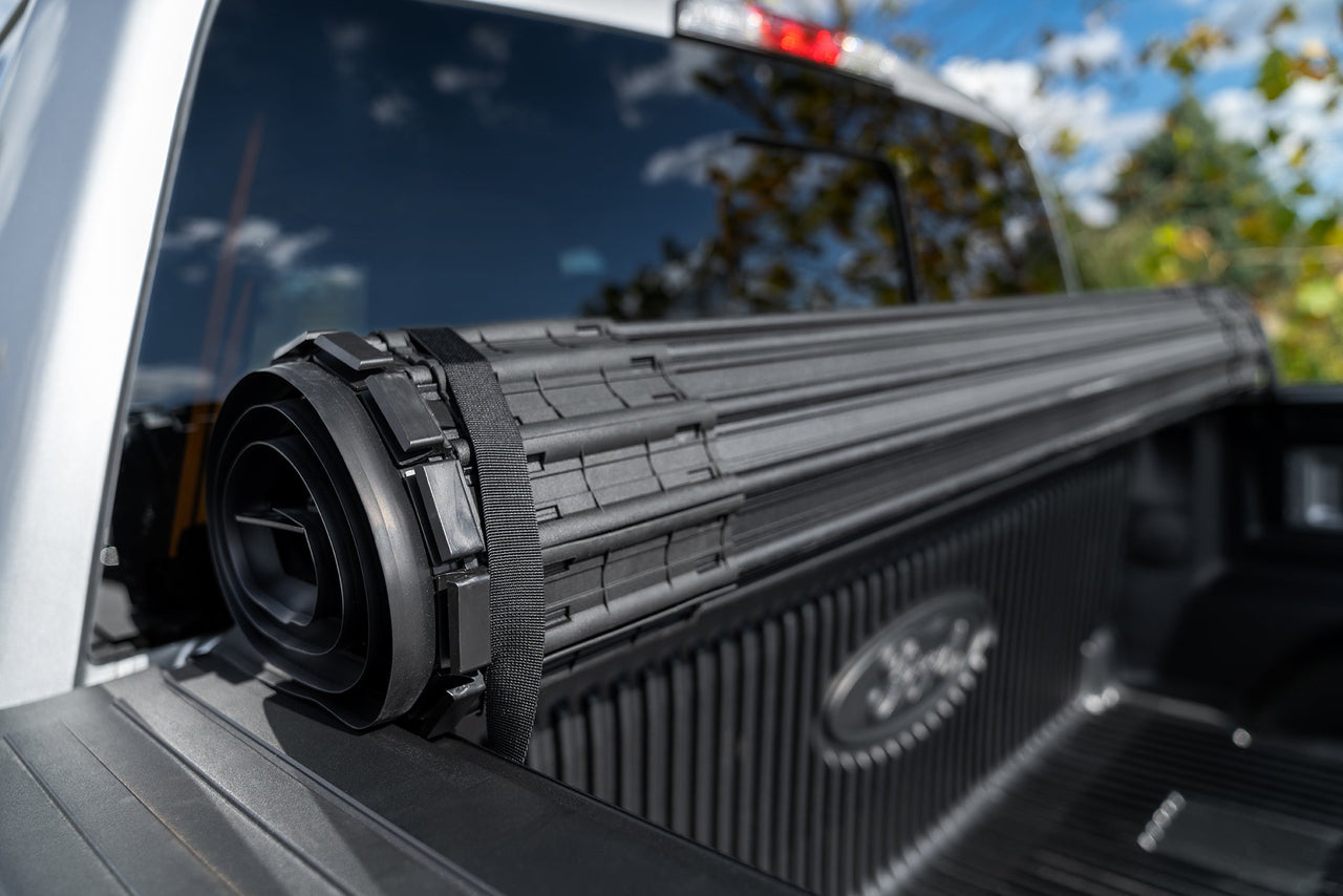RealTruck BAK Revolver X4s - Toyota Hilux 2015-2025 Tonneau Cover 80434
