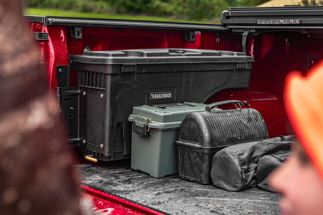 RealTruck UnderCover SwingCase - Toyota Hilux 2015-2025 Tonneau Cover SC402P