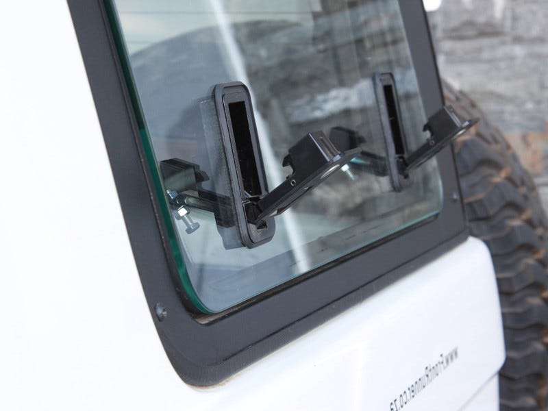 FRONT RUNNER TOYOTA LAND CRUISER 76 GULLWING WINDOW / LEFT HAND SIDE GLASS- GWTL001