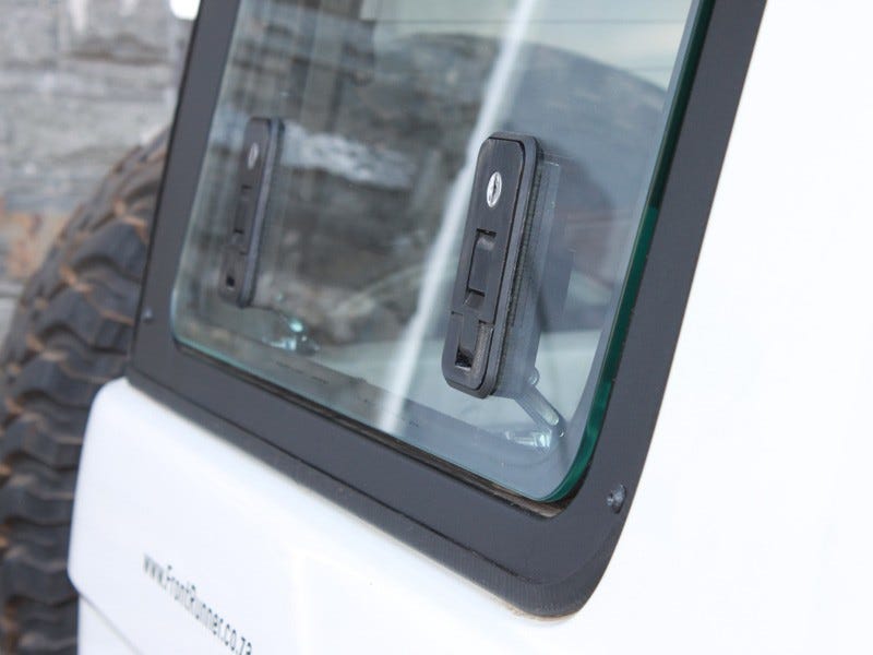 FRONT RUNNER TOYOTA LAND CRUISER 76 GULLWING WINDOW / RIGHT HAND SIDE GLASS- GWTL002