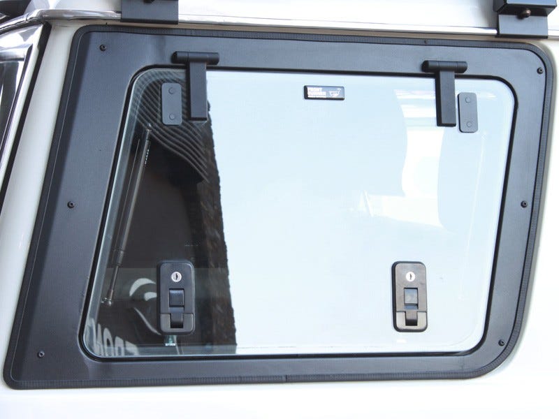 FRONT RUNNER TOYOTA LAND CRUISER 76 GULLWING WINDOW / RIGHT HAND SIDE GLASS- GWTL002