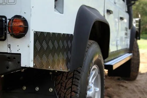 Front Runner Land Rover Defender 110 (1983-2016) Sill Protector / Black