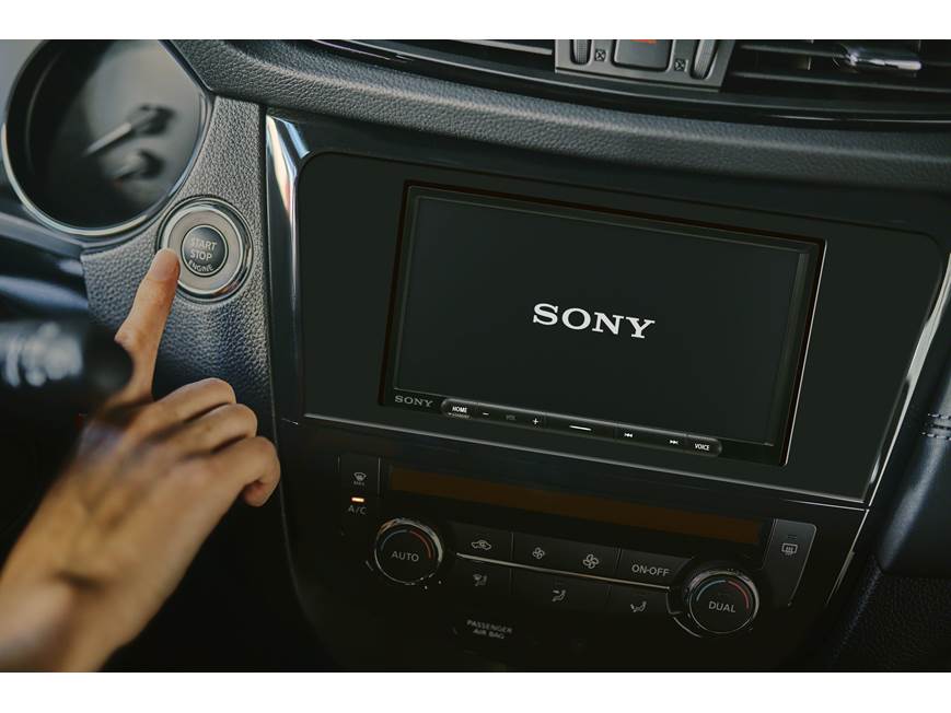 SONY 7" (17.6Cm) Digital Media Receiver With Weblink™ Cast-XAVAX4000