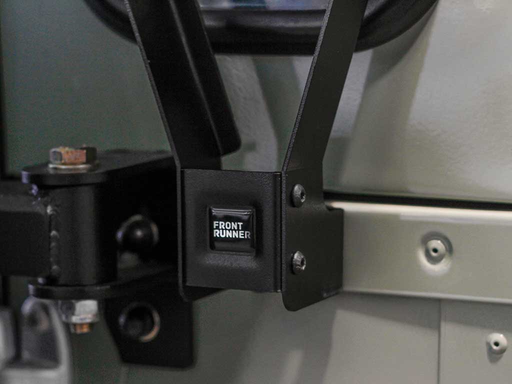 FRONT RUNNER LAND ROVER DEFENDER 90/110 SINGLE GAS BOTTLE BRACKET- GBHO013