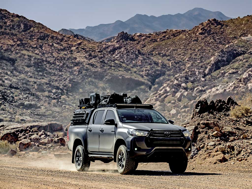 FRONT RUNNER TOYOTA HILUX (2015-CURRENT) SLIMSPORT ROOF RACK KIT LIGHTBAR READY -KSTH004T