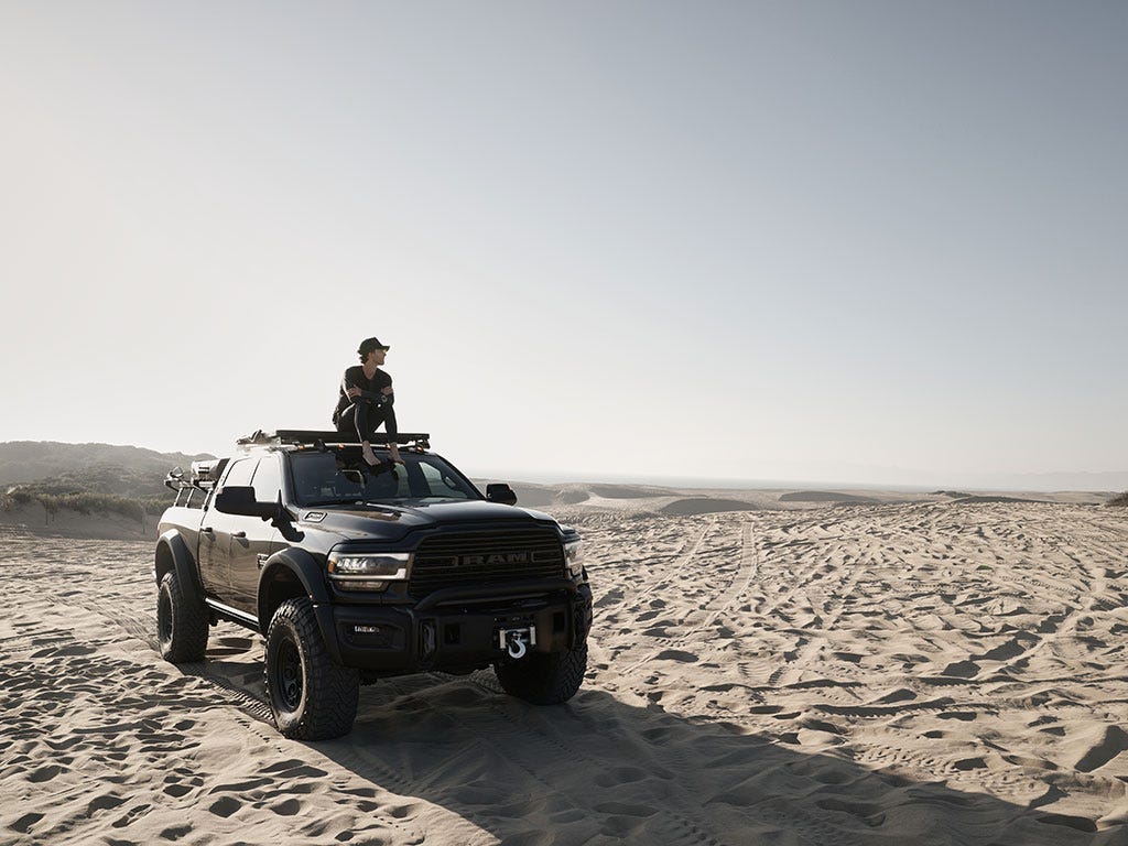 Front Runner Ram 1500/2500/3500 Crew Cab (2009-Current) Slimline II Roof Rack Kit -KRDR010T